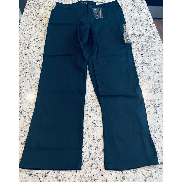 Lee Women's Relaxed Fit All Day Straight Leg Pant - Picture 2 of 5